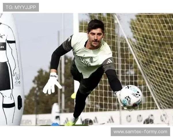 特瓦斯回应库尔图瓦言论：皇马球员总是指责比赛背后有黑幕