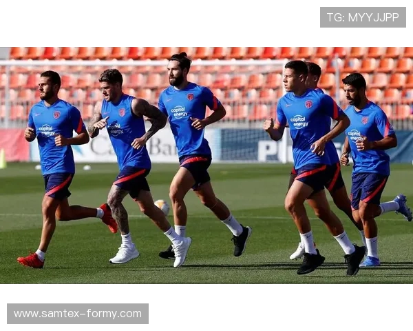 智利科洛科洛主场被绝平引发球迷暴力冲突 持刀拐杖斗殴现场混乱